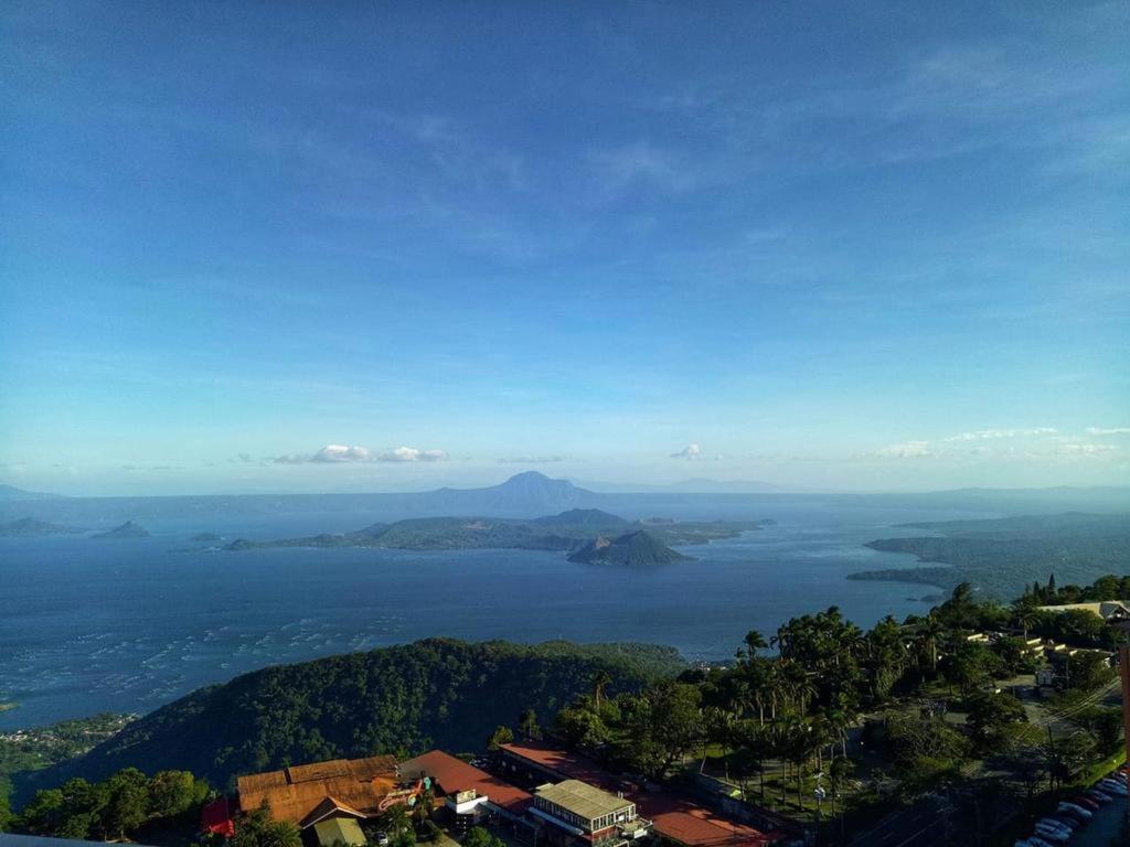 Cityland Tagaytay Taal Lake View City View Free Pool Parking Studios With Balcony Are City View Tagaytay City Esterno foto