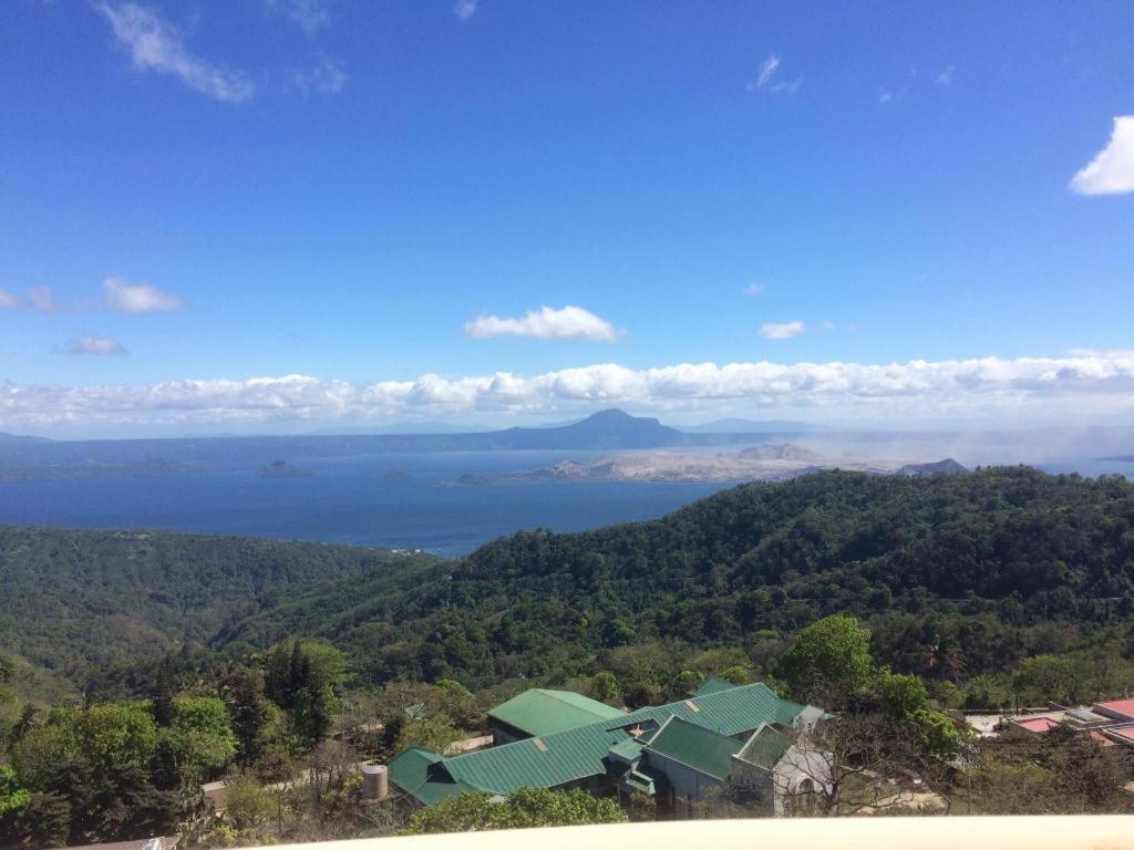 Cityland Tagaytay Taal Lake View City View Free Pool Parking Studios With Balcony Are City View Tagaytay City Esterno foto