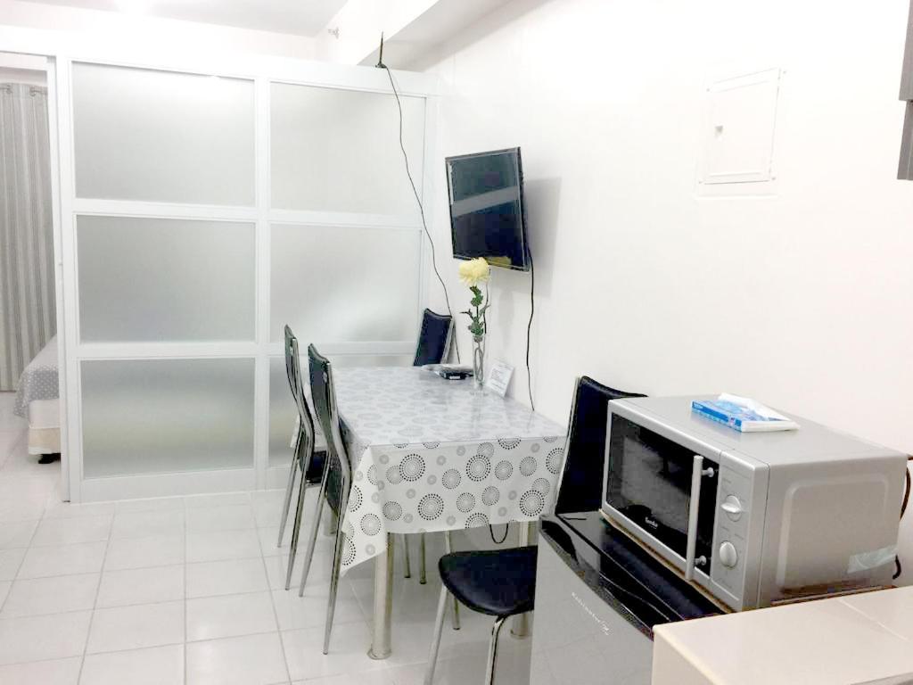 Cityland Tagaytay Taal Lake View City View Free Pool Parking Studios With Balcony Are City View Tagaytay City Esterno foto