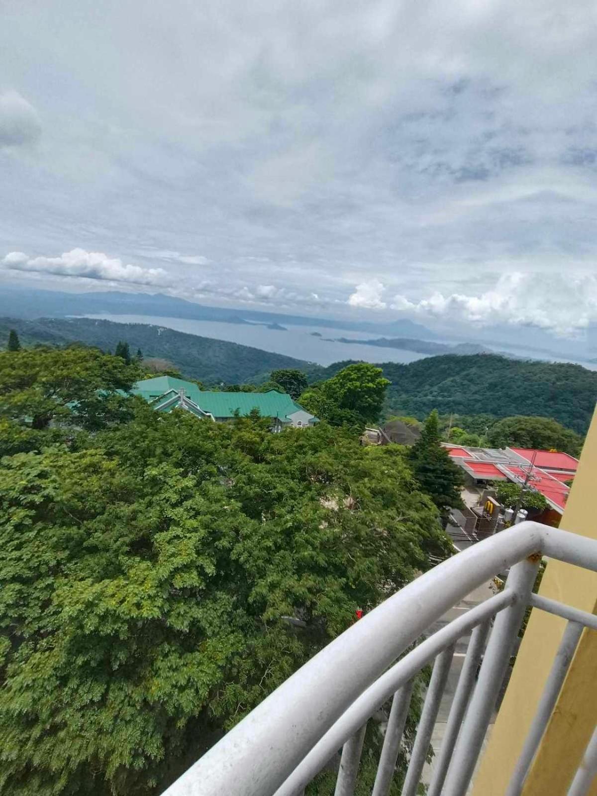 Cityland Tagaytay Taal Lake View City View Free Pool Parking Studios With Balcony Are City View Tagaytay City Esterno foto