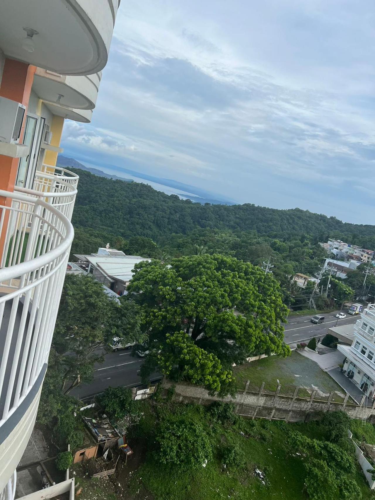 Cityland Tagaytay Taal Lake View City View Free Pool Parking Studios With Balcony Are City View Tagaytay City Esterno foto