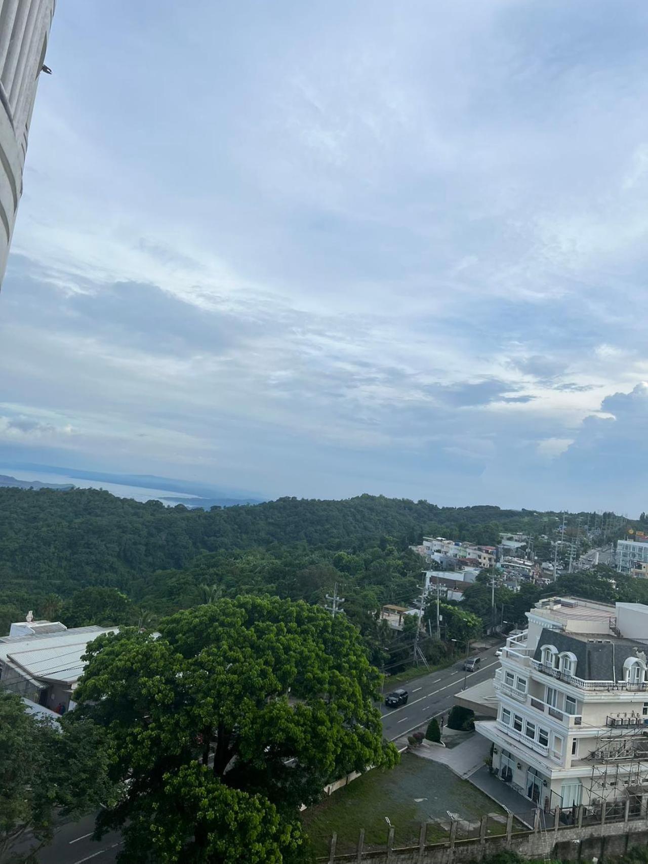 Cityland Tagaytay Taal Lake View City View Free Pool Parking Studios With Balcony Are City View Tagaytay City Esterno foto
